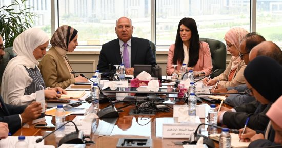 الصناعة تبحث وضع خارطة طريق للتعامل مع آلية تعديل حدود الكربون CBAM