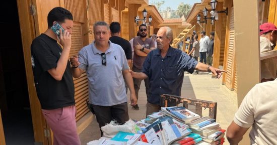 بدء نقل أكشاك الأزبكية لمكتبات جديدة بمحيط الحديقة.. صور
