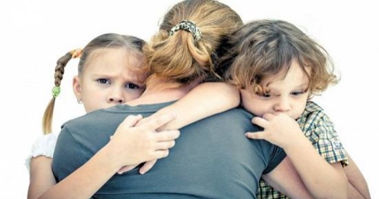 6 حالات لإسقاط الحضانة عن الأم.. تعرف عليها
