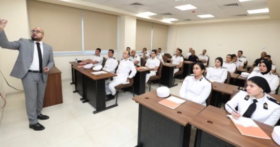 أكاديمية الشرطة تنظم دورتين للصليب الأحمر