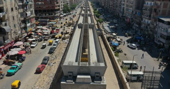 شاهد تركيب الكمرات بمشروع المرحلة الأولى من مترو الإسكندرية.. صور