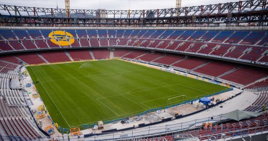 برشلونة يُؤجّل أولى مبارياته على ملعب كامب نو