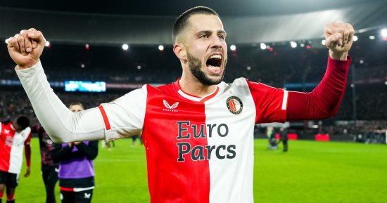 النصر السعودي يحسم صفقة ديفيد هانكو مدافع فينورد