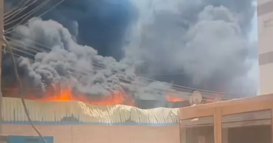 النيابة تنتدب المعمل الجنائى لبيان سبب حريق ورشة فى العبور