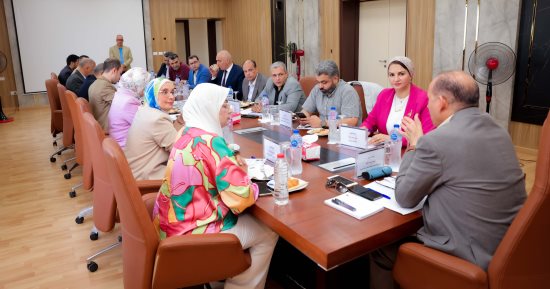 جامعة المنصورة الأهلية تناقش الاستعدادات للعام الجامعي الجديد 2025 / 2026