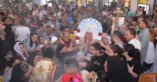 الدير الأبيض يضيء سوهاج.. أجواء روحية وتاريخية بعيد الأنبا شنودة.. ويُشعل شموع الروح فى الصحراء.. والزائرون يبحثون عن النور فى أروقته و15 قرنًا من الزمان تبوح بالأسرار.. واحتفالات مستمرة لنهاية الشهر.. صور