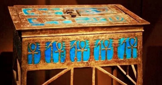 مقتنيات المتحف المصرى.. صندوق الحلى الخاص بيويا وثويا