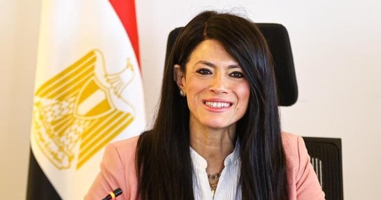 الاقتصاد المصرى يُسجل نموًا يفوق المستهدف والأعلى خلال عامين.. التخطيط: الصناعات التحويلية غير البترولية والسياحة والاتصالات والوساطة المالية على رأس الأولويات.. و14.7% تقدما فى الصناعات التحويلية