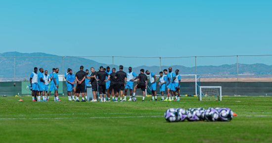 جالتييه يقود أول تدريبات نيوم فى إسبانيا بحضور حجازى ولاكازيت وبن رحمة