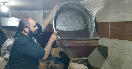 المزاج العالي.."اليوم السابع" داخل أقدم محمصة بن في الغربية.. صور
