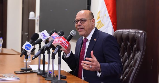 وزير العمل: إعداد قانون لتنظيم عمالة المنازل.. والتفتيش يحتاج لضوابط خاصة