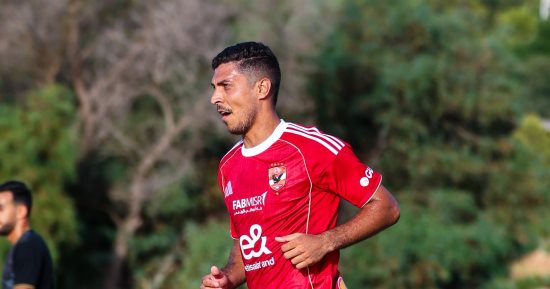 طبيب الأهلي يعلن إصابة محمد شريف فى العضلة الضامة