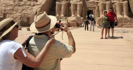 السياحة تُعزز خدمات الإرشاد السياحى من كافة اللغات الأجنبية واستقطاب اللغات النادرة