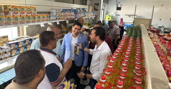 صور.. افتتاح سوق اليوم الواحد بمدينة طور سيناء بتخفيضات تصل إلى 30%