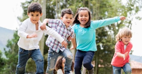 يوم أبناء العم.. 5 أدوار هامة يلعبها أبناء عمومتك فى حياتك