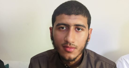 محافظ الإسماعيلية يهنئ الطالب معاذ أحمد رمضان صاحب المركز الثانى بالثانوية الأزهرية