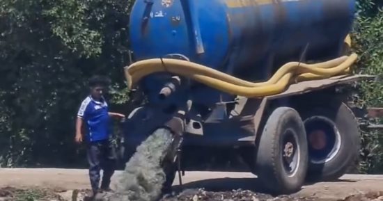 إحالة سائق جرار بالشرقية إلى النيابة لتفريغه الصرف الصحى فى مجرى مائى