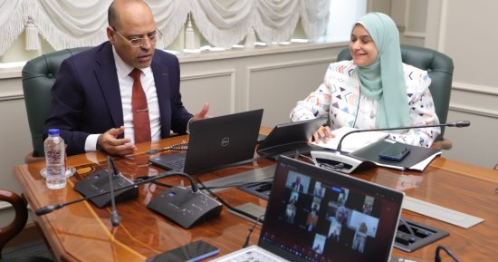 وزير العمل يوجه مكاتب التمثيل العمالى بالخارج بتوفير فرص عمل للشباب المصرى