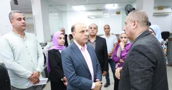 محافظ كفر الشيخ يتابع انتظام العمل بالمركز التكنولوجي بمطوبس.. صور