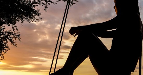 اخرج من خانات الذكريات.. 5 خطوات هتساعدك ماتبصش وراك وتركز فى مستقبلك