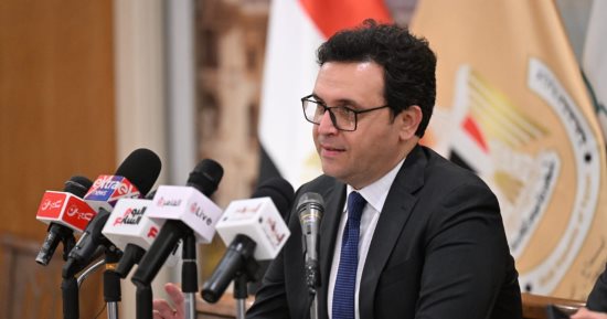 وزير الثقافة يتابع الحالة الصحية لطلاب أسوان بعد حادث أتوبيس "أهل مصر"