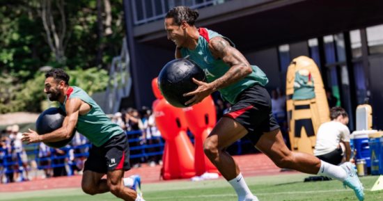 محمد صلاح يشارك في مران ليفربول قبل مواجهة يوكوهاما الودية.. صور