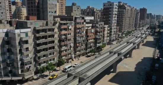 شاهد أعمال تركيب الكمرات وتقدم أعمال تنفيذ مشروع مترو الإسكندرية