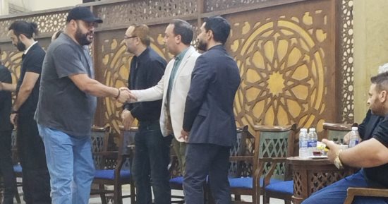 خالد جلال يستقبل عزاء شقيقه ومحمد ممدوح ومحمد الكيلانى أول الحاضرين