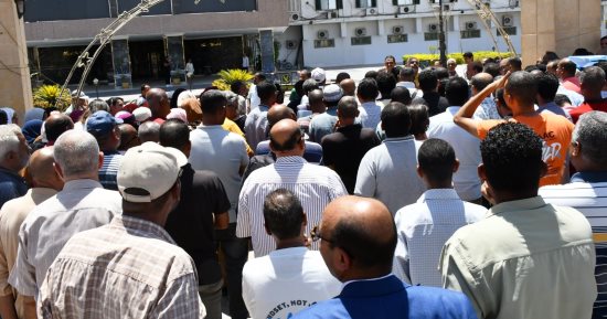 محافظة أسوان تنفذ تجربة إخلاء مبنى الديوان العام لمواجهة الكوارث