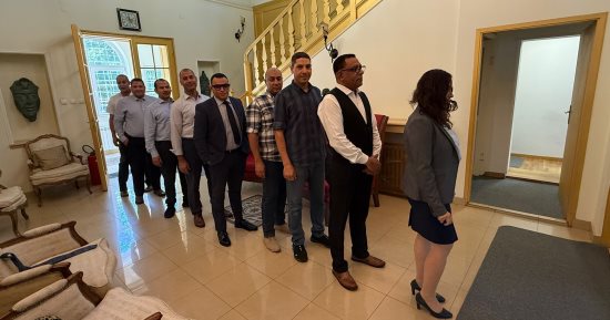طوابير الناخبين المصريين فى صربيا للإدلاء بأصواتهم فى انتخابات الشيوخ.. صور