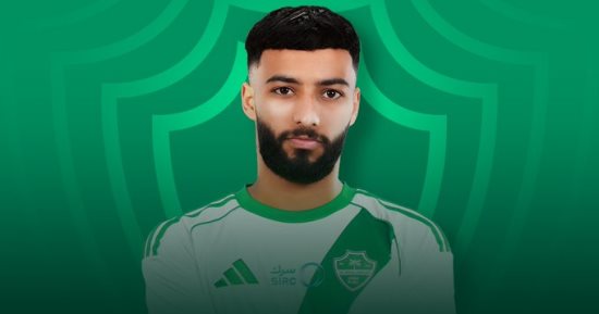 الأهلي السعودي يضم لاعب الخليج بعقد حتى عام 2028 