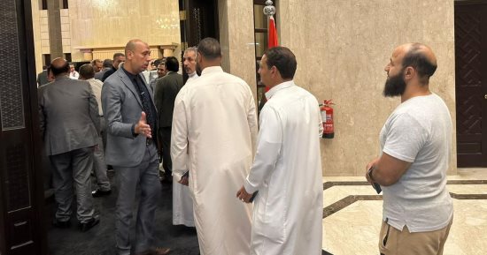 قبل غلق اللجان.. طوابير المصريين بالسعودية تتصدر انتخابات مجلس الشيوخ.. صور