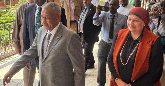 مدير تعليم القاهرة والسفير السودانى يتفقدان امتحانات الشهادة الإعدادية للسودان