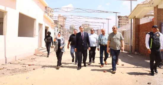 محافظ دمياط يتابع الموقف التنفيذى بسوق فارسكور