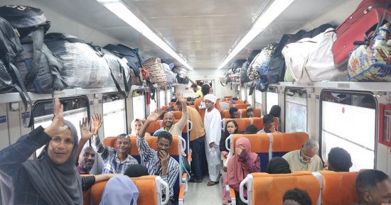 اليوم السكة الحديد تشغل القطار الـ12 لعودة السودانيين طواعية لوطنهم