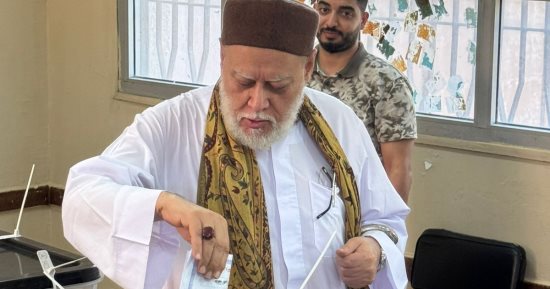 على جمعة يوجّه رسالة للمواطنين: "متكسلش وانزل شارك بصوتك".. صور
