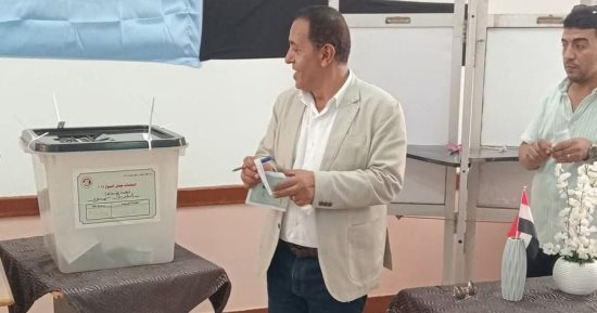 مرشح "الجبهة الوطنية" يدلى بصوته فى انتخابات الشيوخ بلجنة الناصرية بسمنود