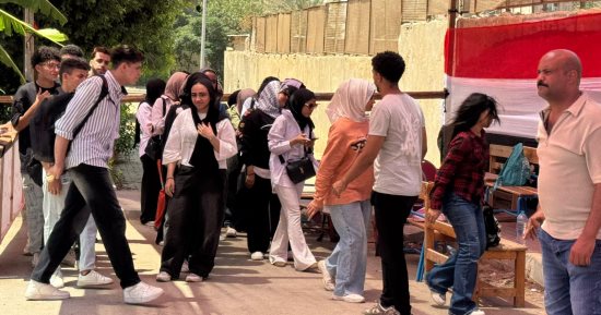 "عشان بلدنا تستاهل".. شباب يشاركون بصوتهم لأول مرة فى انتخابات الشيوخ (صور)