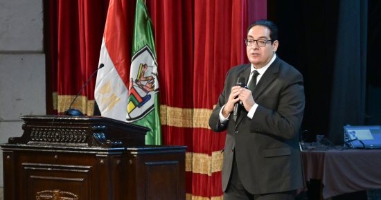 رئيس جامعة القاهرة يلقى محاضرة الافتتاح بمعسكر قادة المستقبل 