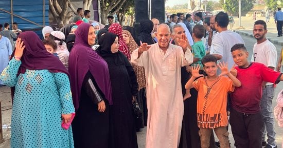 إقبال الناخبين على لجان التصويت بانتخابات الشيوخ فى منشأة القناطر .. صور