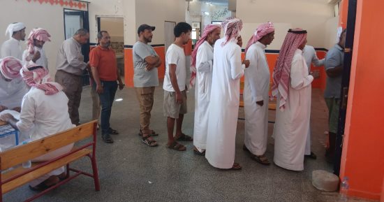 توافد الناخبين على لجان دهب فى جنوب سيناء للتصويت فى انتخابات الشيوخ