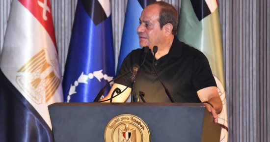 الرئيس السيسى يتفقد الأكاديمية العسكرية فجرًا ويجرى حوارًا مطولًا مع الطلاب: مصر تنعم باستقرار داخلى.. سياسة الدولة القائمة على الصراحة أثبتت صحتها.. ومواقع التواصل الاجتماعي يمكن أن تكون نافعة إذا أحسن توظيفها