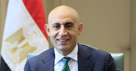 وزير التعليم يصدر قرارا وزاريا بشأن حركة بعض مديري ووكلاء المديريات التعليمية