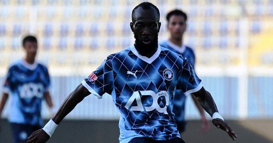 فيستون ماييلى يقود هجوم بيراميدز فى مواجهة الأهلى