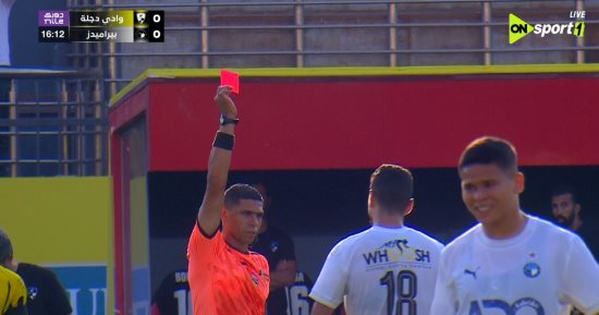 أول طرد لـ وليد الكرتى فى افتتاح الدوري بمواجهة بيراميدز ودجلة