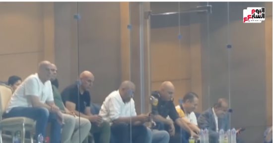 لقطة حسام حسن وطارق سليمان بمدرجات سيراميكا والزمالك تشعل السوشيال ميديا