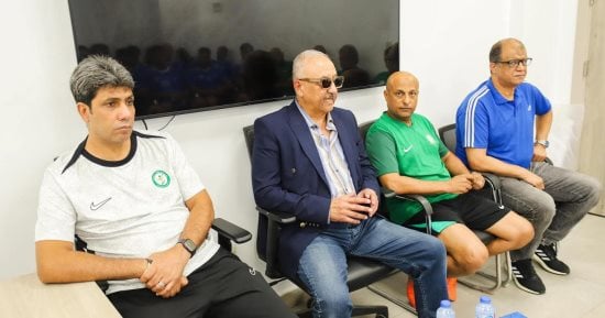 أشرف نصار يجتمع بلاعبي البنك الأهلي والجهاز الفني لتحفيزهم قبل ضربة البداية بالدوري