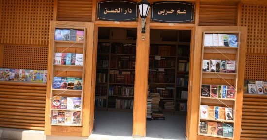 شاهد مكتبات سور حديقة الأزبكية الجديدة بعد نقلها.. صور