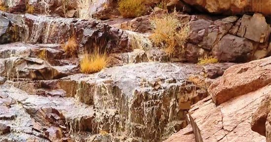 سيول وأمطار رعدية تضرب مناطق بمدينة سانت كاترين
