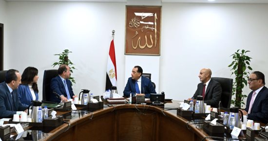 رئيس الوزراء يُتابع عددا من ملفات العمل المشتركة بين وزارتي التعليم والمالية